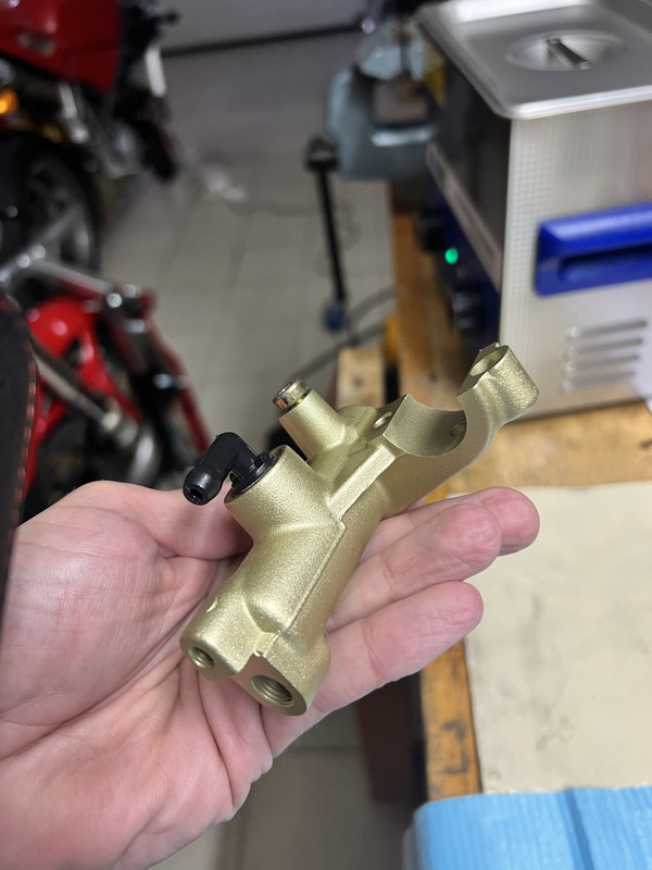 011E9CBF-60D3-4C9B-85F3-3BD54A99FC29