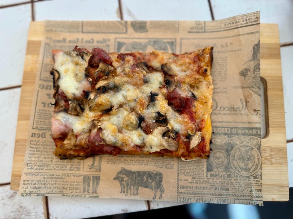 Pizza Boscaiola Sin Tomate (17.5 x 22.5 Cm.)