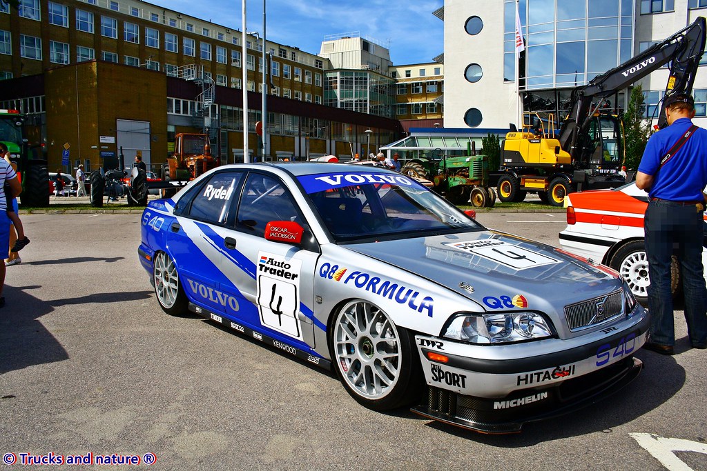 9302328208_18b1d06d61_b