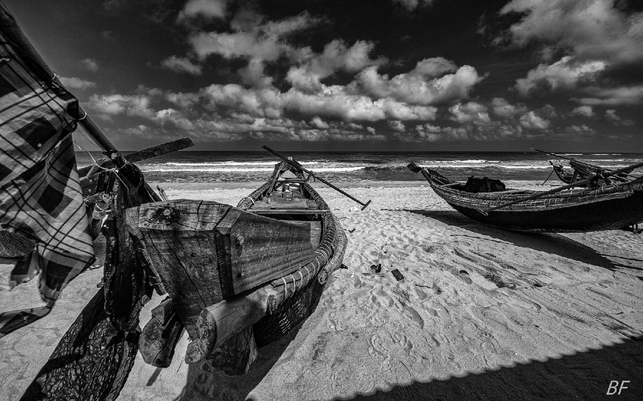 blacknwhite-beach.jpg