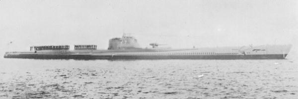 Japanese_submarine_I-7_in_1937
