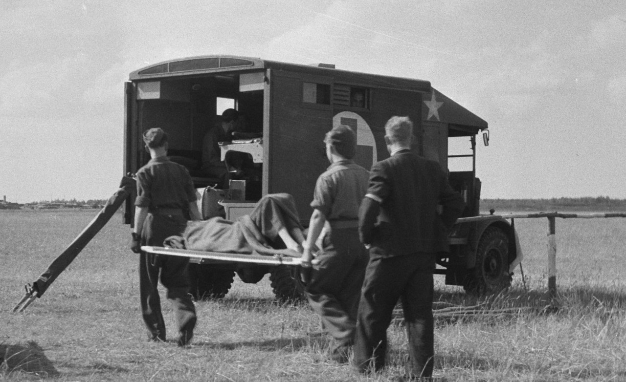 Austin K2Y ambulance - Netherlands, Eindhoven airfield 1945 p1