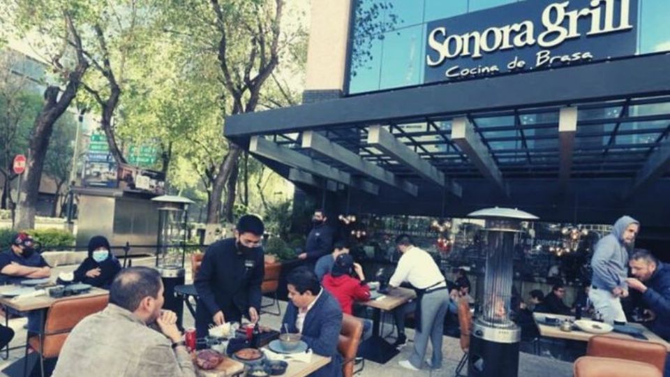 Autoridades de la CDMX inspeccionan al Sonora Grill tras polémica por discriminación