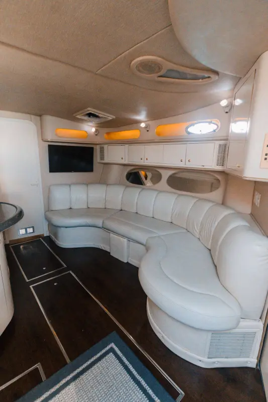 Mia 43 ft yacht rental Cancun - Kitchen and dining area with air conditioning and full amenities