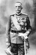 Bello facial 245px-Vittorio-Emanuele-III-c-1924-1934
