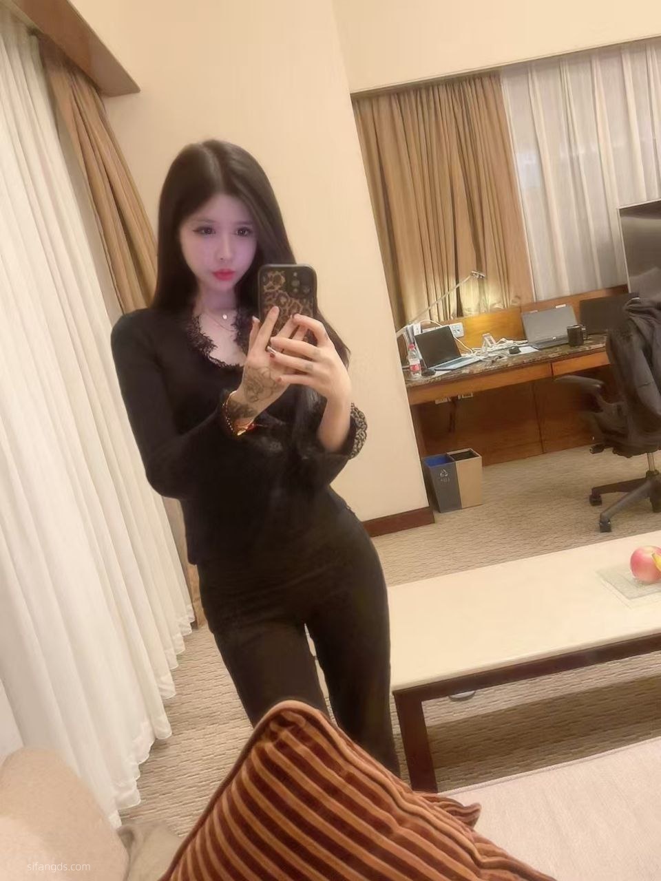 https://i.postimg.cc/TGL5WJJW/145.jpg