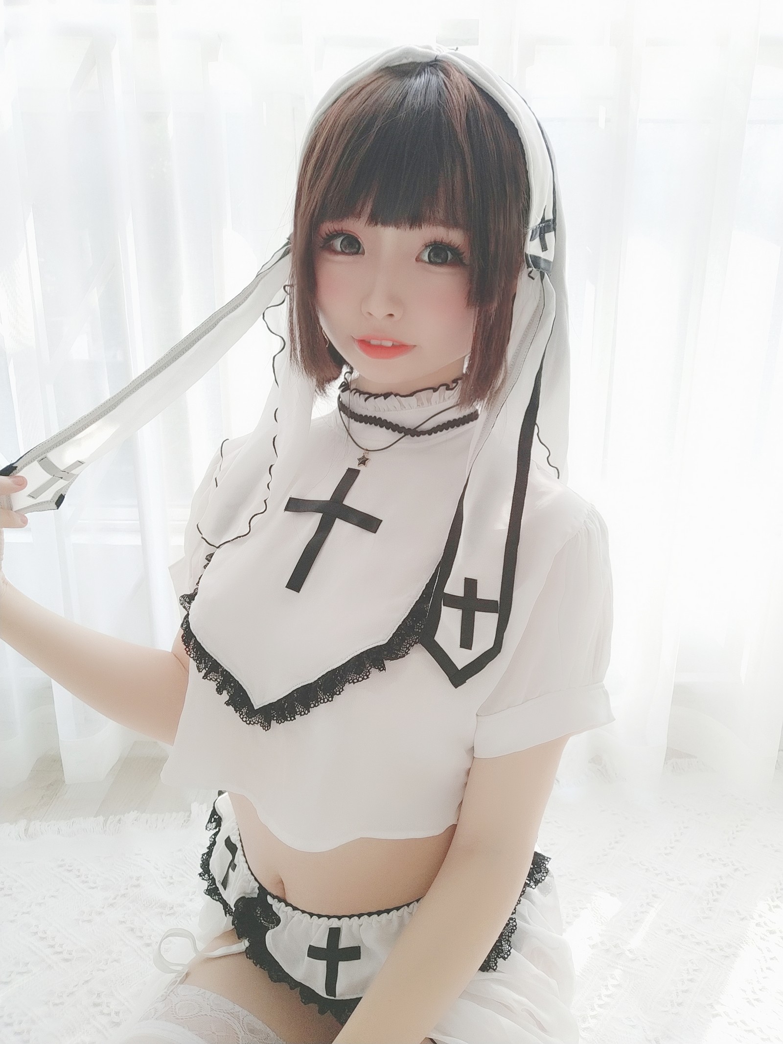 十万珍吱伏特(香川澪)自拍风写真合集|12P|30.4MB