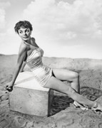 Joan-Collins-g70