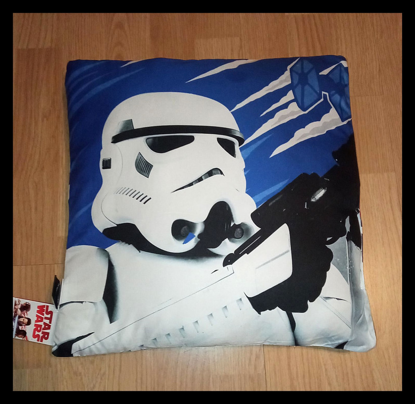 Pillow-Stormtrooper-Vader-01.jpg