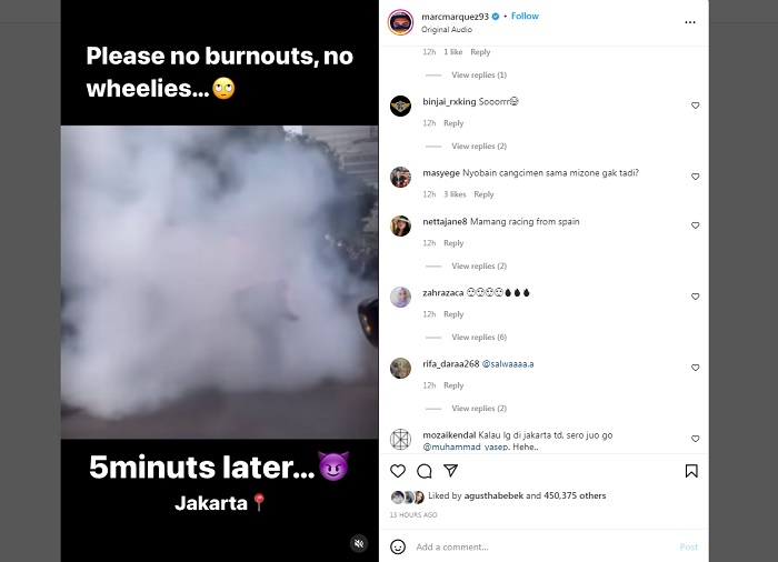 Aksi burn out Marc Marquez di jalanan Jakarta.