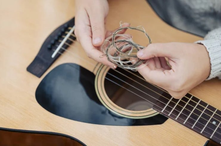 Professional Guitarists Change Their Strings