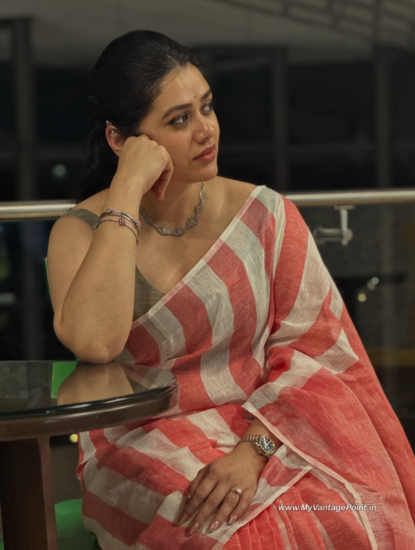 8-Girija-Oak-Godbole-Wallpapers-Photos-HD-Mobile-Photos-My-Vantage-Point