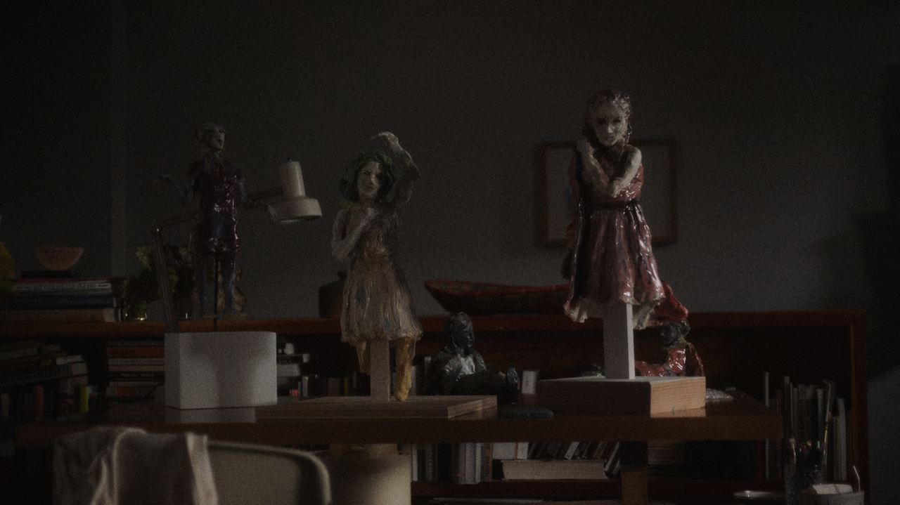 Showing.Up.2023.2160p.WEB-DL.HDR.DV.HEVC-Нечипорук.mkv_snapshot_01.21.31.011