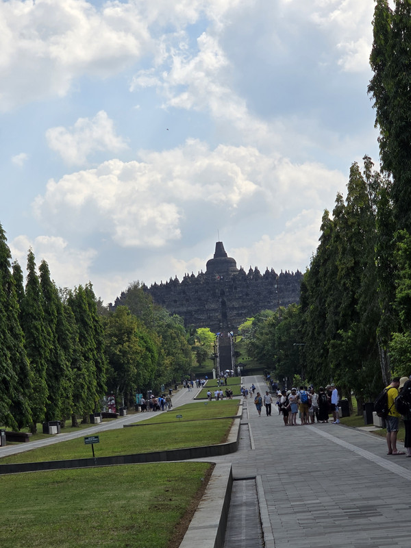SEGUIMOS EN YOGYAKARTA Y HOY TOCA VISITAR BOROBUDUR - INDONESIA JULIO 2024 (KUALA LUMPUR- BORNEO- YOGYAKARTA- BALI- SINGAPUR) (4)