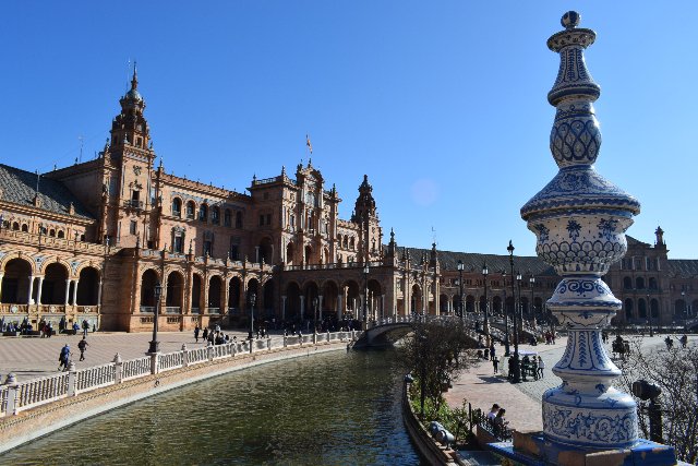 Fin de semana en Sevilla. - Blogs de España - Sábado 28 diciembre. Free tour por la ciudad. Parque María Luisa. Triana (3)