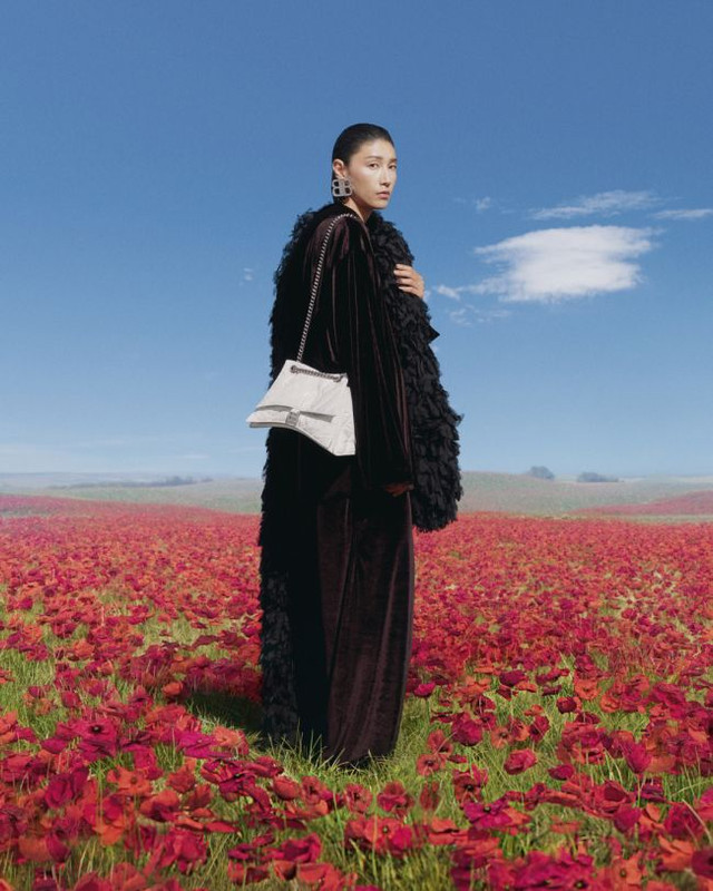 Balenciaga, Kim Kardashian musa della campagna FW22