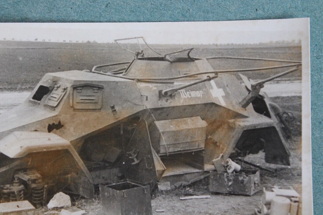 Foto Photo 86822 Panzer tank Panzerspähwagen Panzerwagen Weimar Balkenkreuz Grab (1)
