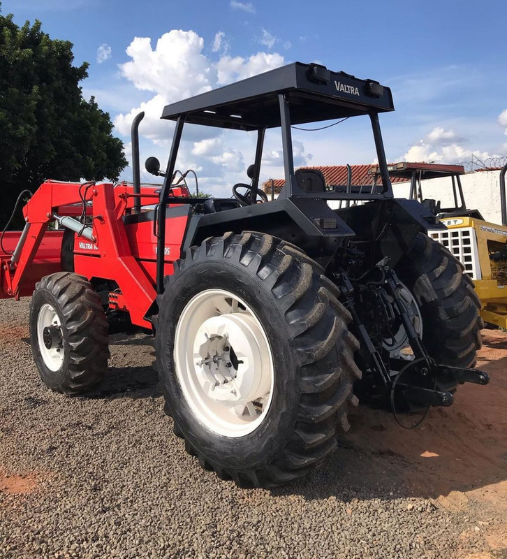 Valtra Valmet 1180S com Concha Frontal
