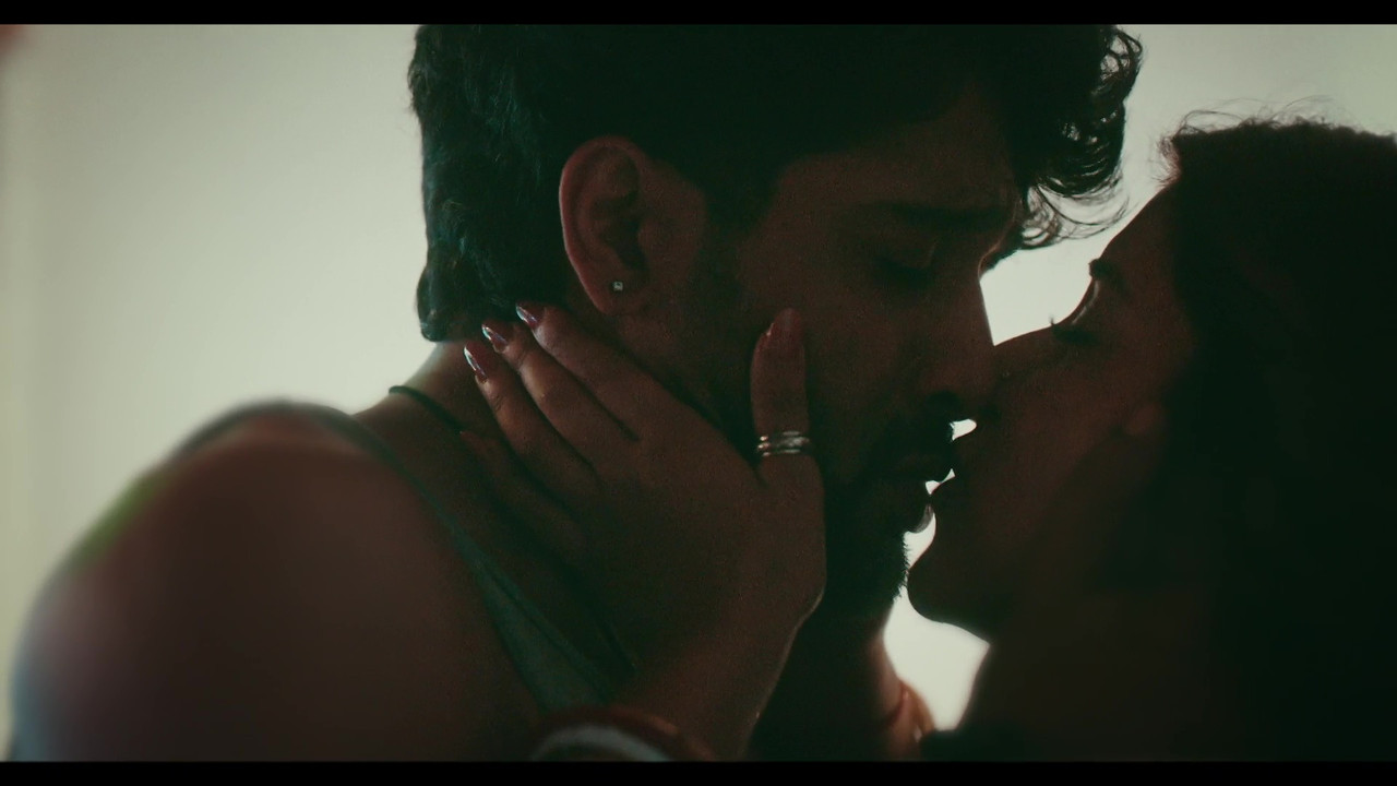 vlcsnap-2025-04-16-23h06m39s013