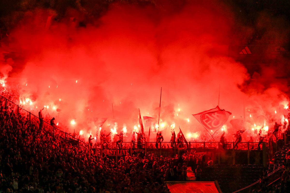 schalke-04-1-fc-kaiserslautern-2-bundesliga-2023-2024-21