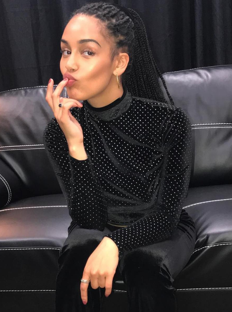 jorja-smith-instagram-1517481131-view-0.