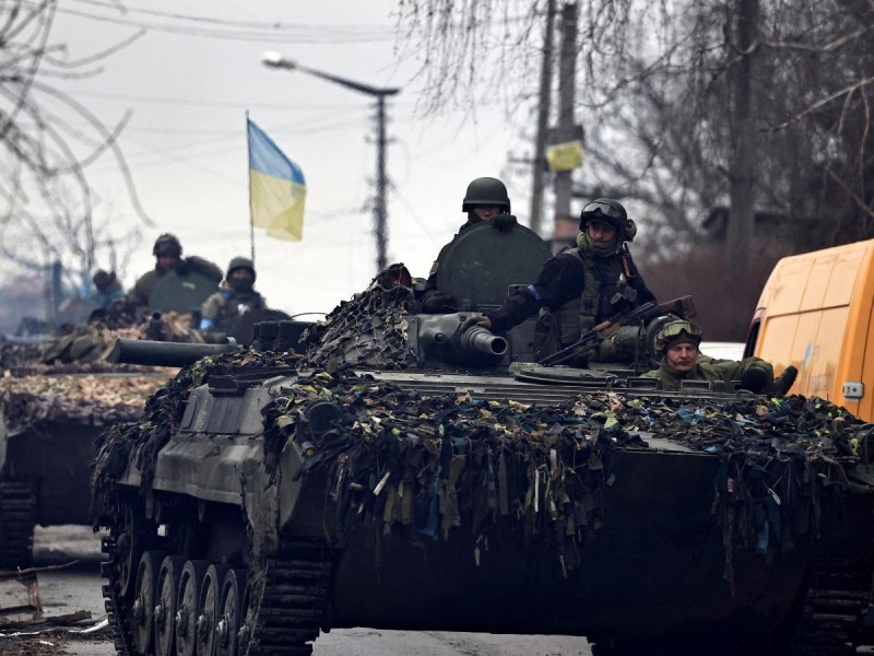 Ucrania dice que sus fuerzas han detenido los avances de Rusia en Kiev