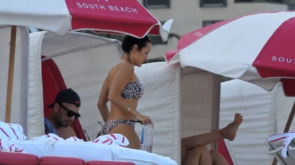 Jennifer-Barnet-upskirt-STARS-com-11