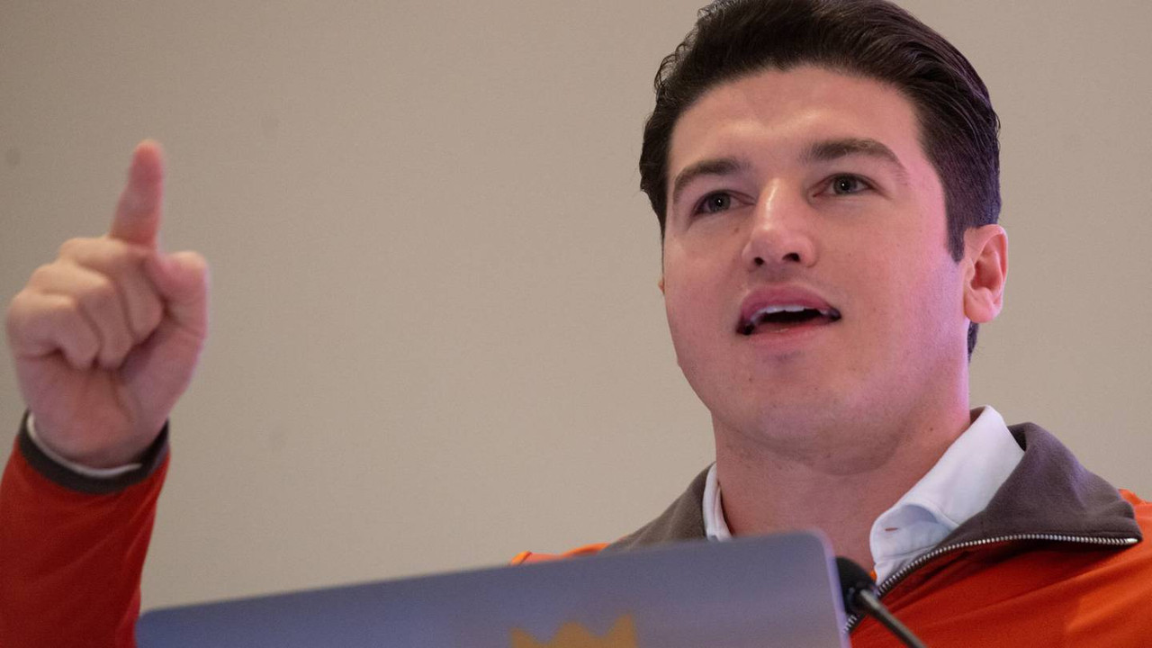 Samuel García va por tomas clandestinas de agua en Nuevo León