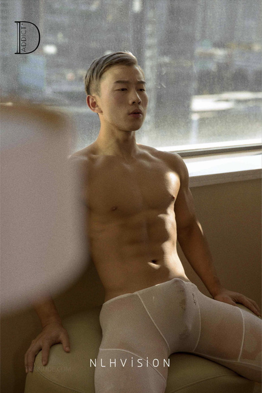 ADDICT 001 (Non-sex) - Chàng lực lưỡng mắt một mí