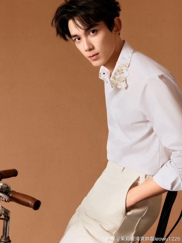 wulei 008GJKcxgy1i9eqariofzj30u014043x