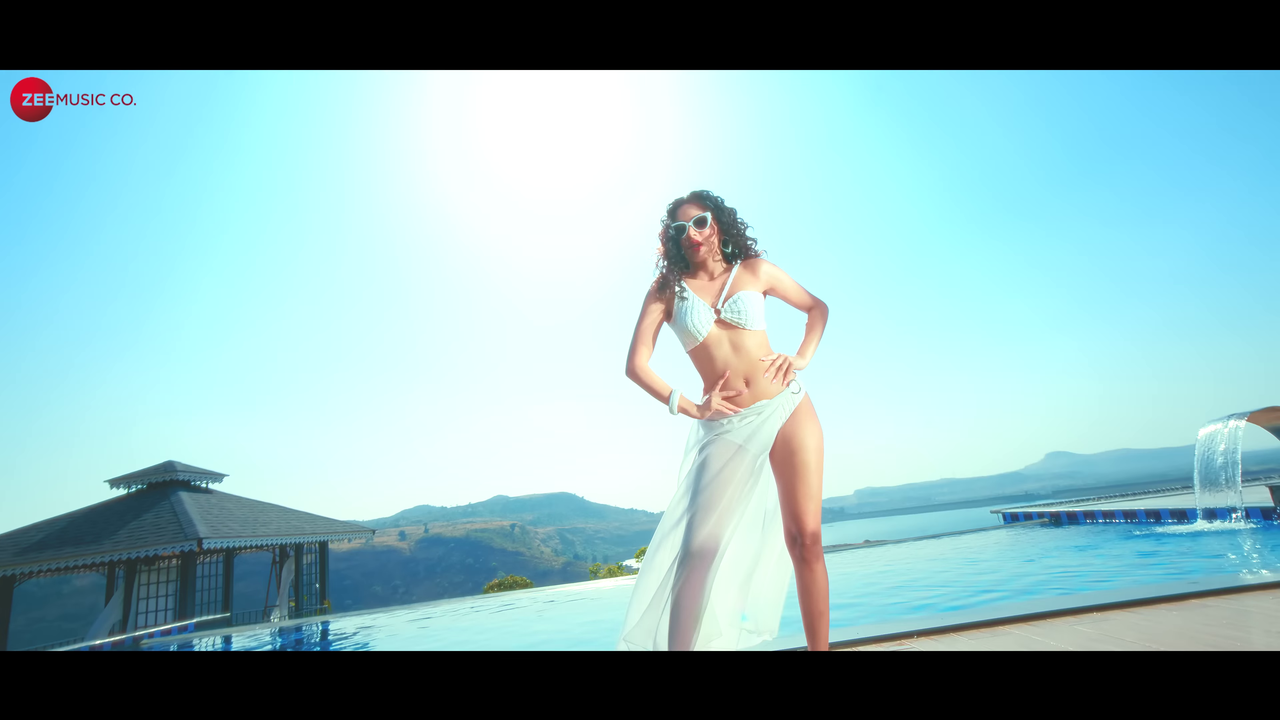 [Image: vlcsnap-2025-05-22-14h03m29s867.png]