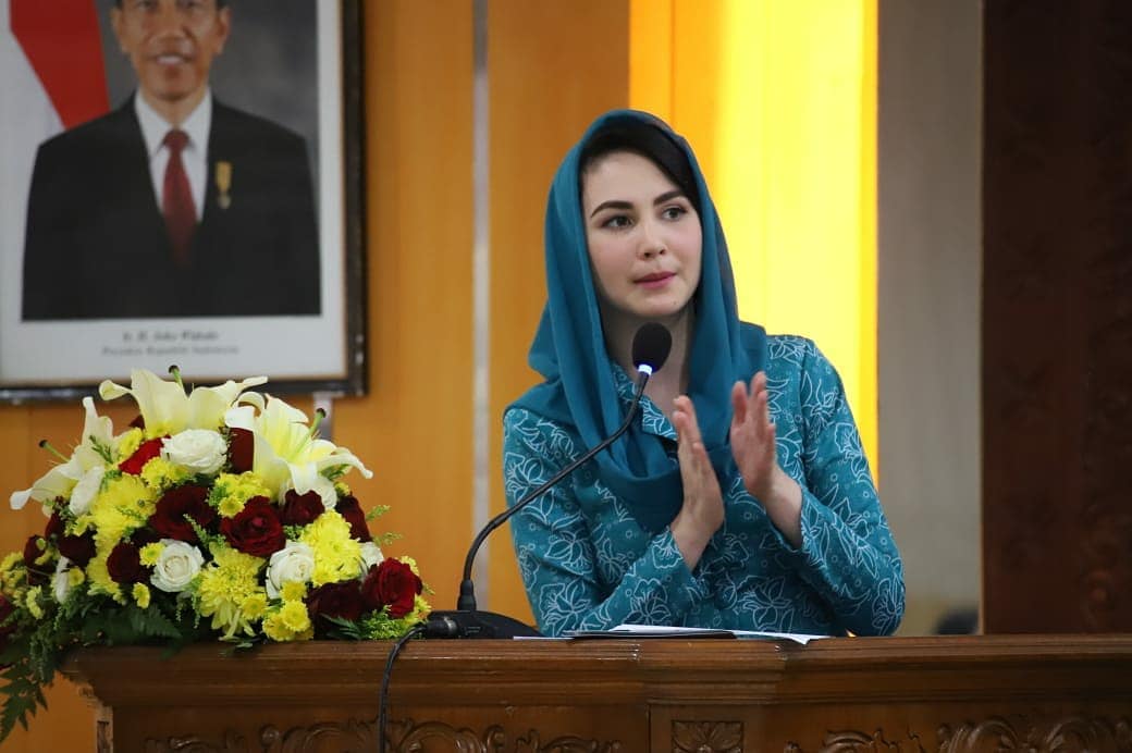 7 Potret Arumi Bachsin yang kini jadi Ketua PKK Jatim, berkarisma