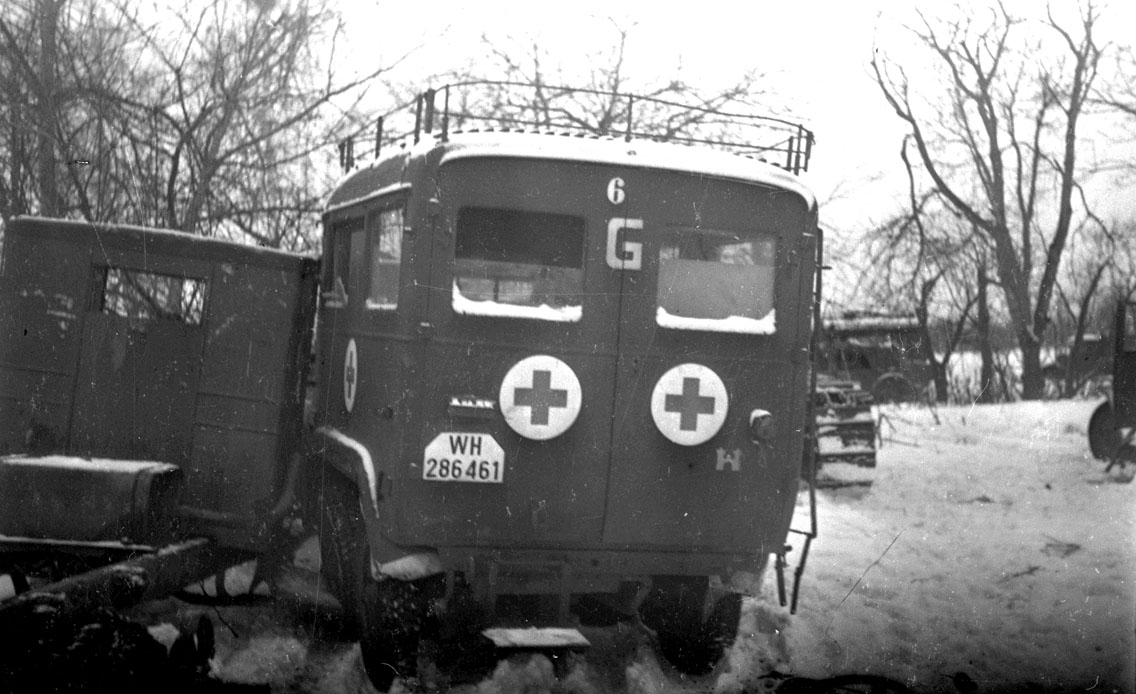 Брошенный автотранспорт на пути отступления немцев (Донской фронт) (4)