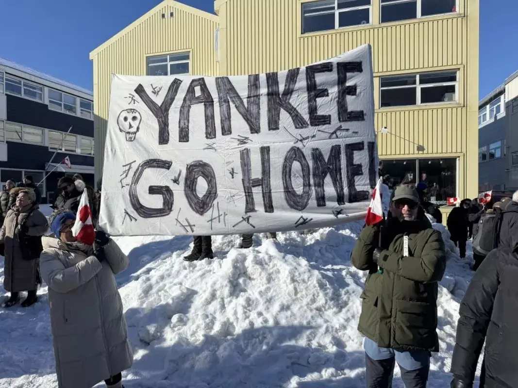 5-Greenlanders-march-to-US-consulate-building-protesting-Trumps-annexation-bid