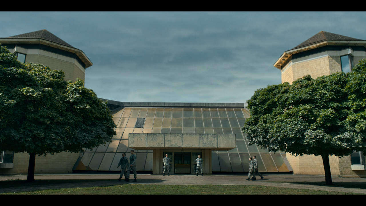 Hanna.S02E01.Al.sicuro.ITA.ENG.1080p.AMZN.WEB-DLMux.H.264-Morpheus.mkv_snapshot_05.14_[2020.07.03_12