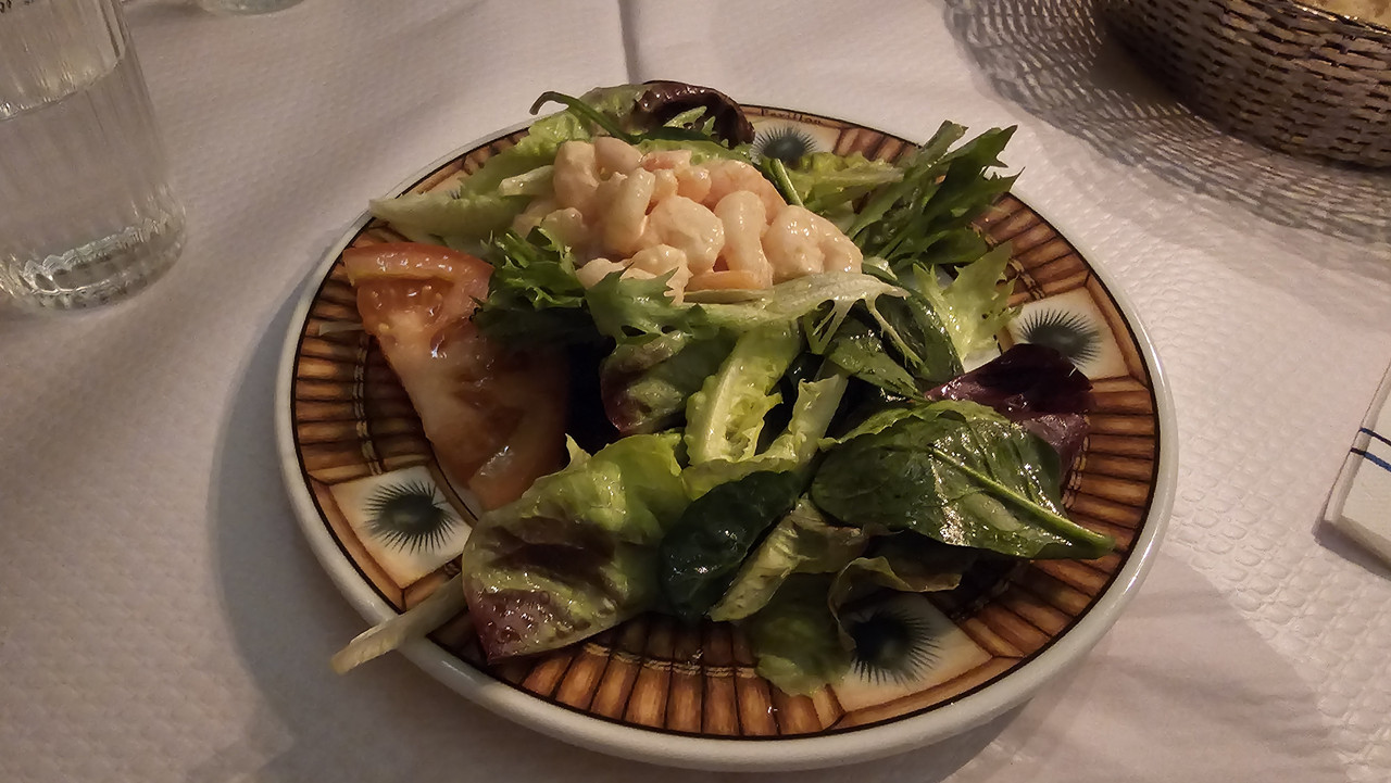 前菜,沙拉和蝦仁