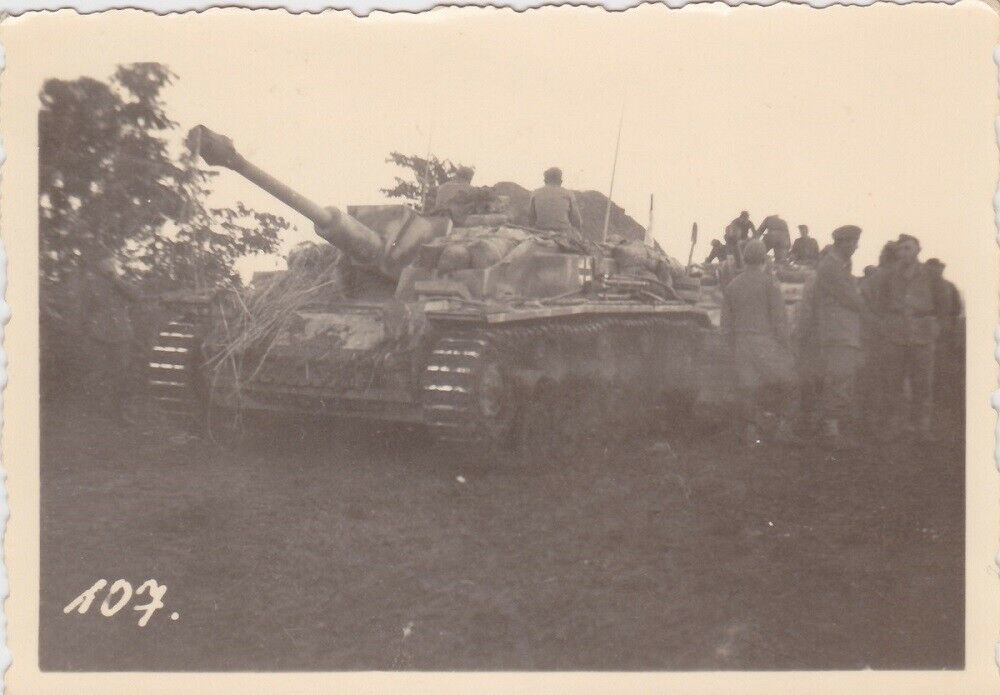 STUG 3 Sturmgeschütz 3 Langrohr in Volltarnung   Sandsäcke