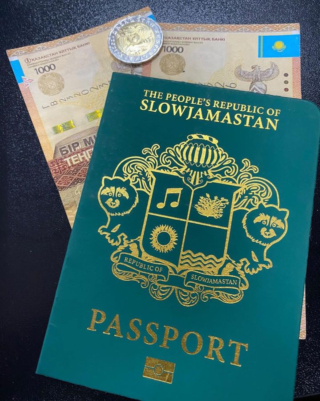Potret paspor dan mata uang di Slowjamastan.
