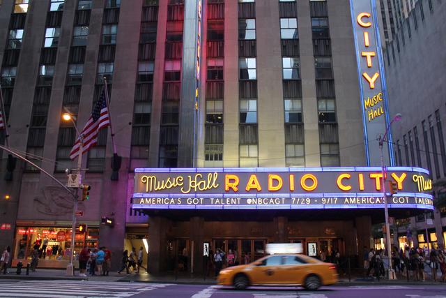 Una pequeña mordida a "La Gran Manzana" y escapada a Washington D.C. - Blogs de USA - Día 3: Empire State Building, Quinta Avenida, intento del MOMA y Times Square. (11)