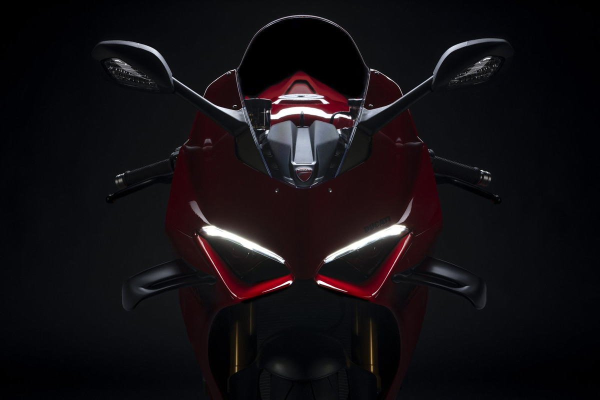 Супербайк Ducati Panigale V4 2022