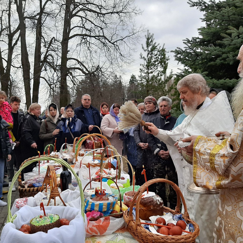 Поздняя пасха в этом году. Великая суббота Пасха. Пасхальное утро. Освящение Пасхи в Звенигороде.