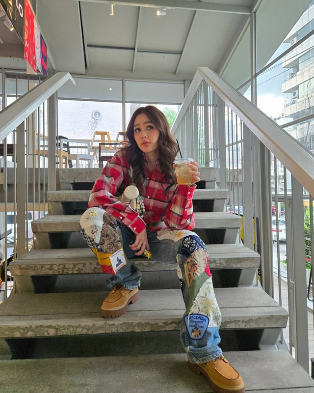 chomismaterialgirl-1724994101-3445822730011148764-4275583