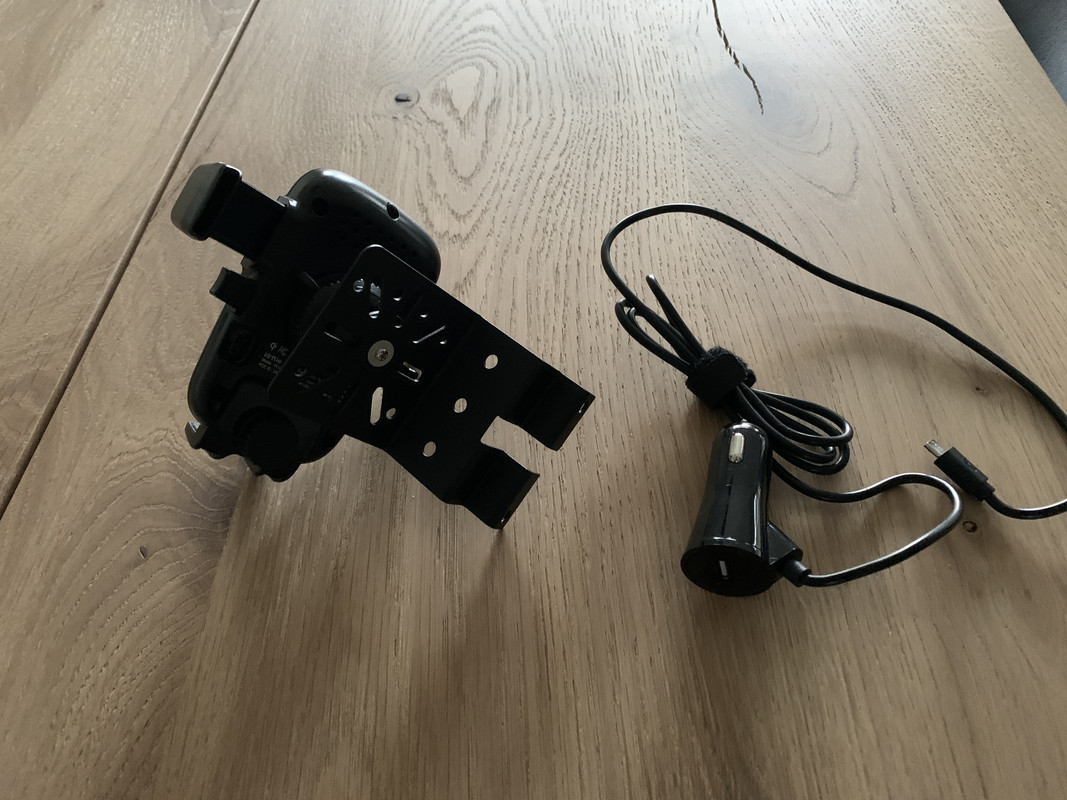 9D273DEB-0112-4DA2-B14E-848ECC3FF7BA