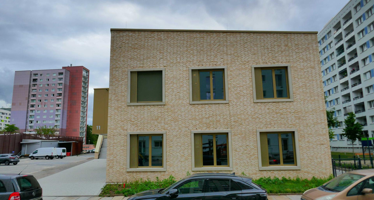 Bild: https://i.postimg.cc/TPVyqM9N/P1370290.jpg