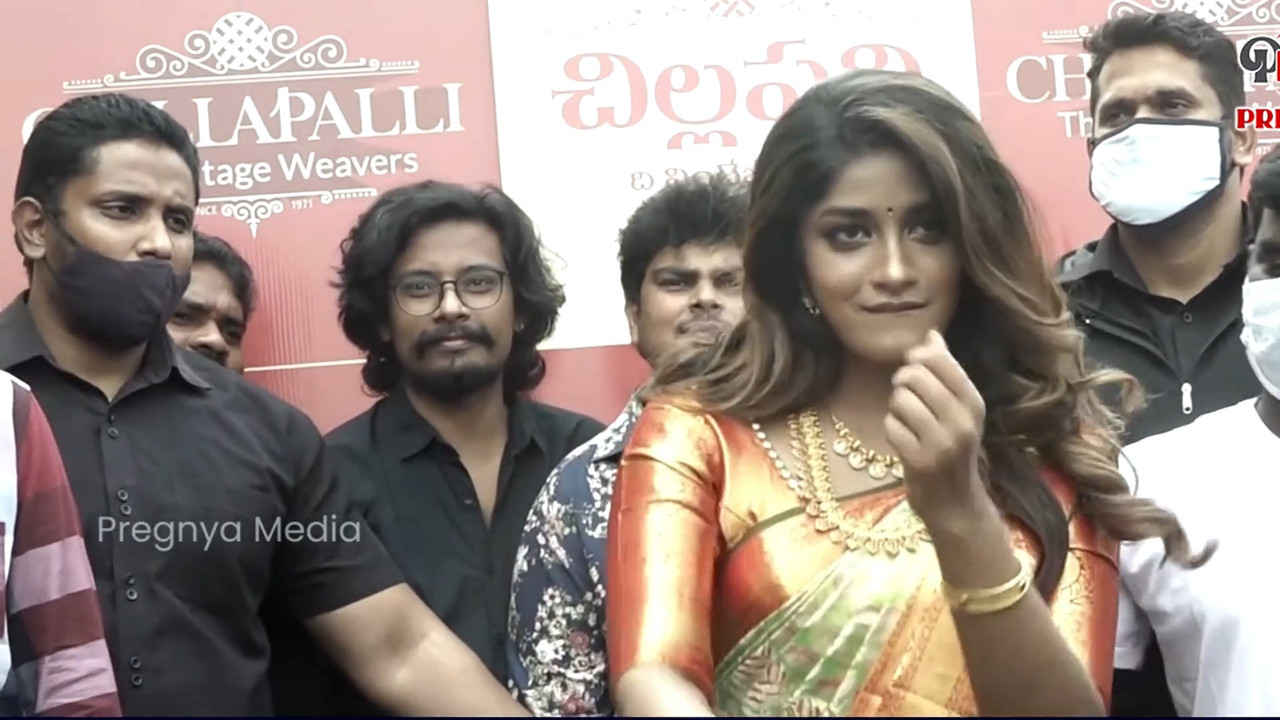 Dimple Hayathi  Sexy navel show from an event.mkv_snapshot_00.11.486