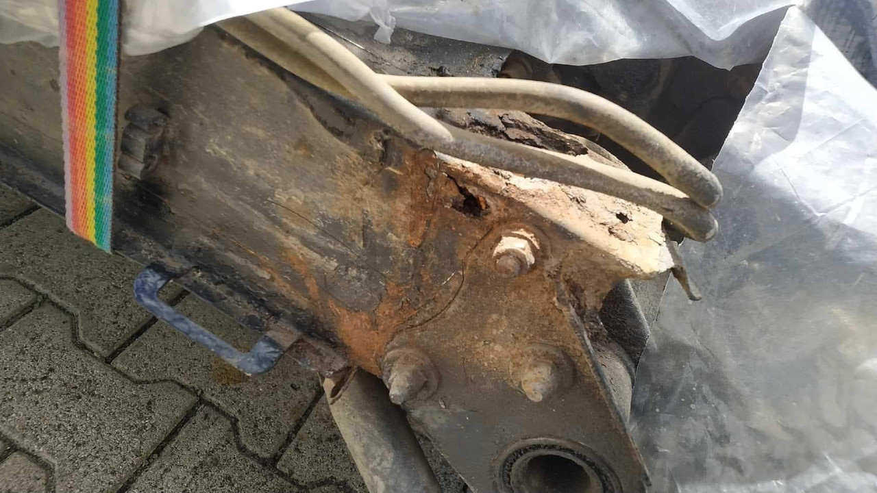 0E665030-E0B2-4F47-A90A-50B8F6DF89ED