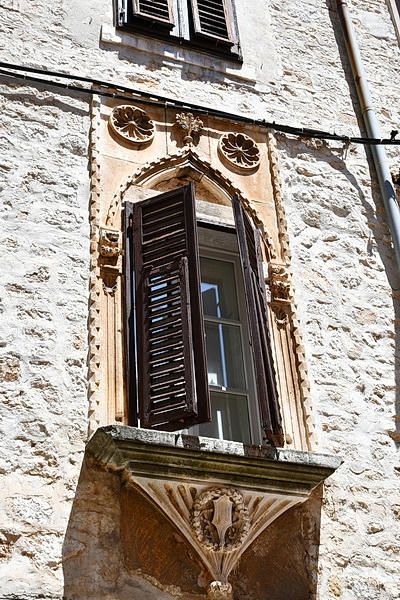 https://i.postimg.cc/TPXXBxxF/4.jpg