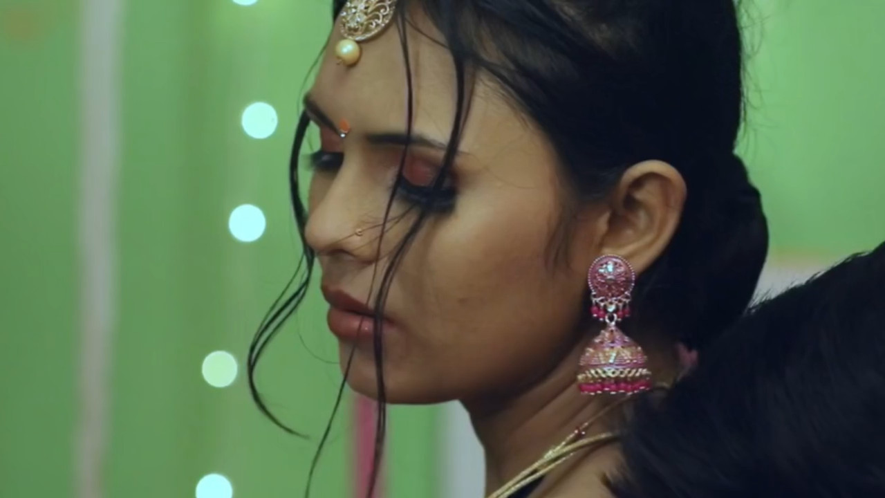 Arohi Barde's enigmatic charm