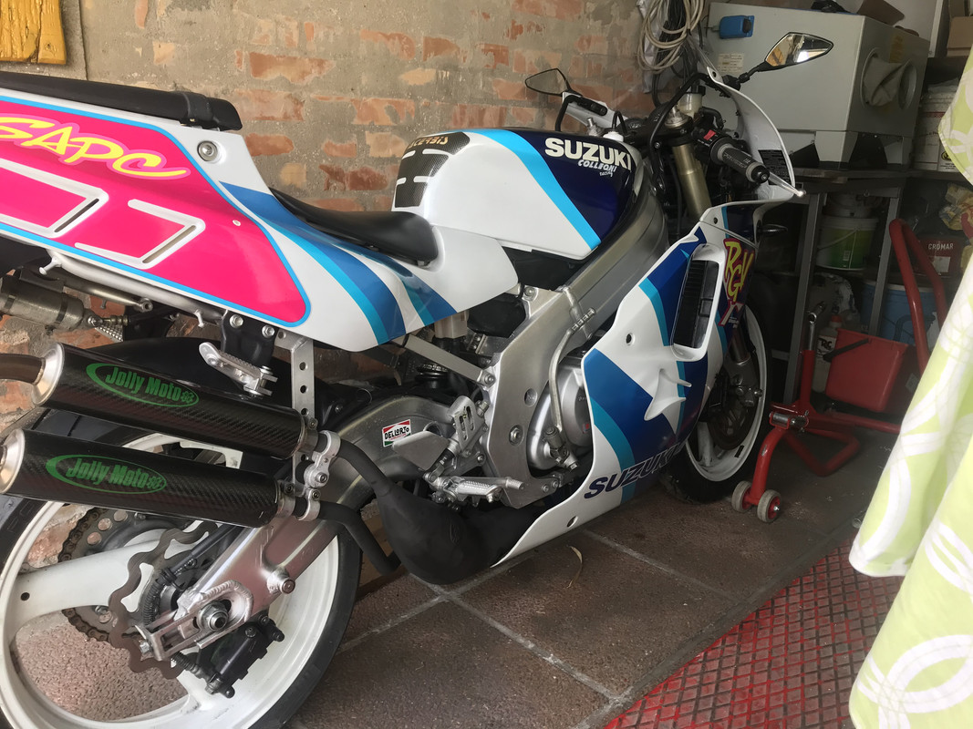 999FE892-9530-4EB9-AC50-415DE5B4E53D