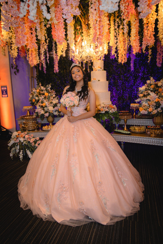 Decoración de quinceaños: detalles y composición
